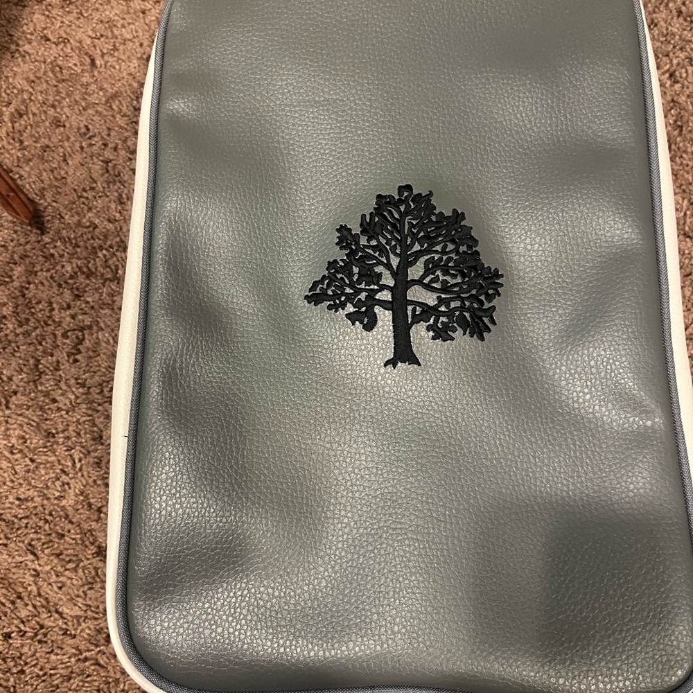 Jones Golf Shoe bag- like new